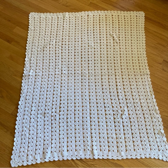 Beautiful Hand Crochet Afghan Baby Blanket 40”x48” White/Cream Gender Neutral - Picture 6 of 6